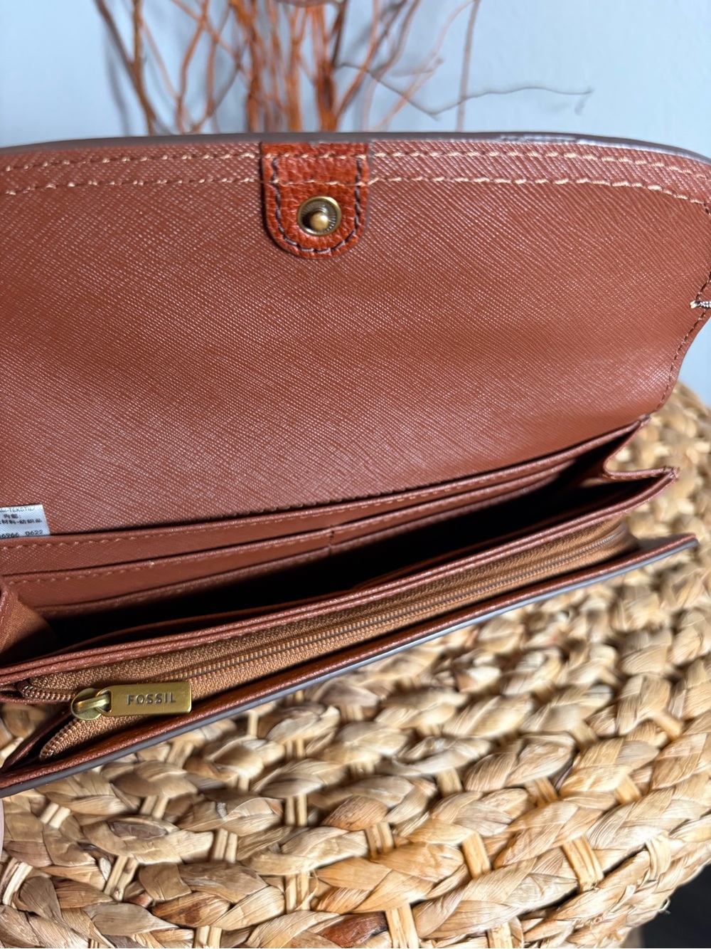 FOSSIL LEATHER FOLD WALLET - Picture 6 of 7